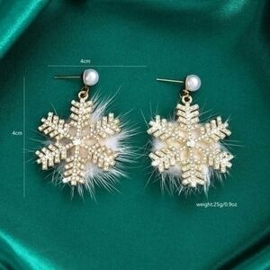 BETSEY JOHNSON RHINESTONE FUZZY SNOWFLAKE EARRINGS